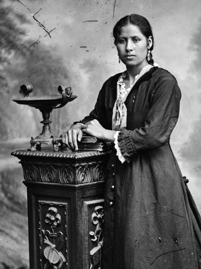 artsandculture.google.com/asset/photograph-of-manuela-saenz-eugenio-courret